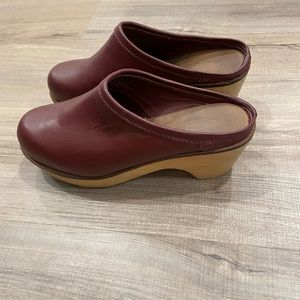 Burgundy a wooden heel Clog